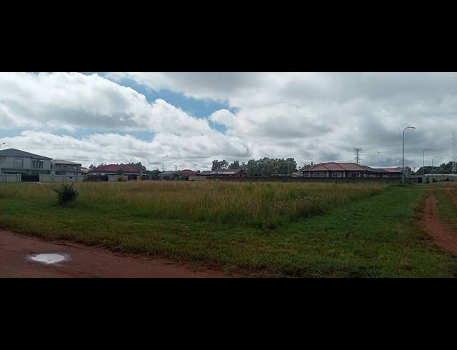 2,439M² VACANT LAND FOR SALE IN RIVERSDALE
